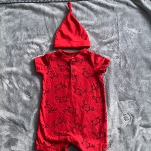 🔴 $5.00 Clearance Sale Carter’s Romper with Matching Hat Set